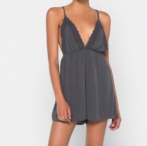 ❌Pull & bear lace detailed romper❌